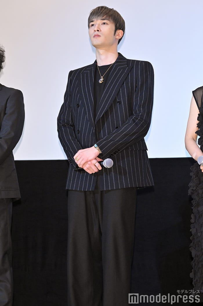 挨拶からボケを連発したジェシー(C)モデルプレス