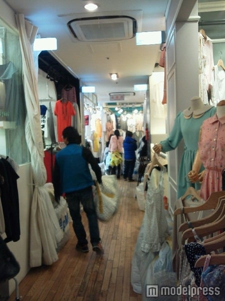 韓国での買い付け風景