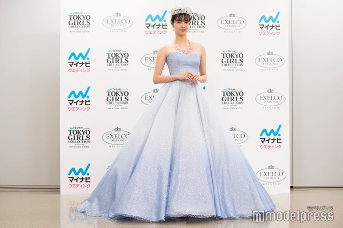 新川優愛 (C)モデルプレス