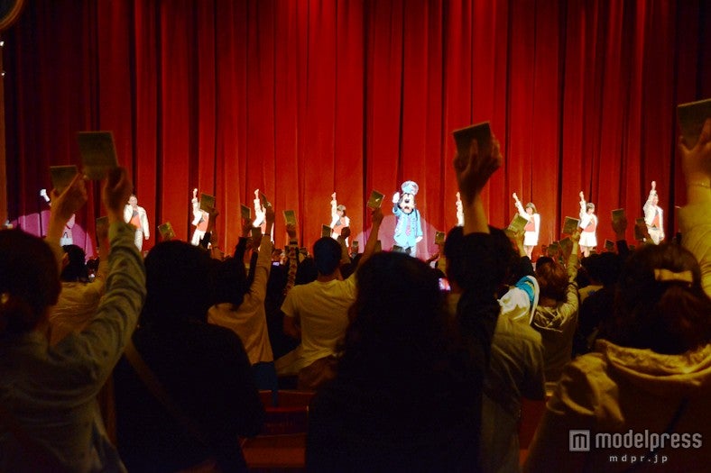 修了式で行われたメダル授与式／「ディズニーウォーク2014」