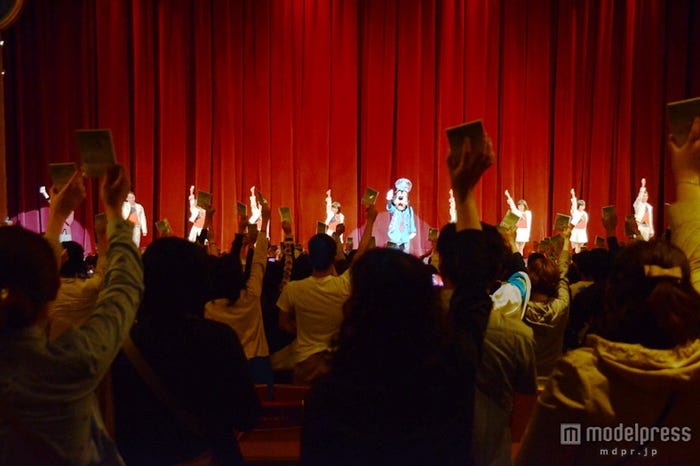 修了式で行われたメダル授与式/「ディズニーウォーク2014」