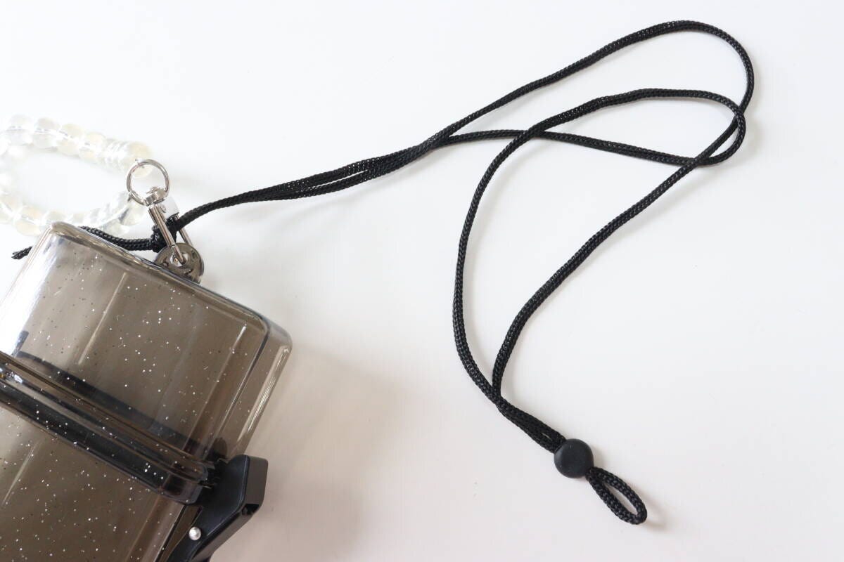 ハードケース　ストラップ