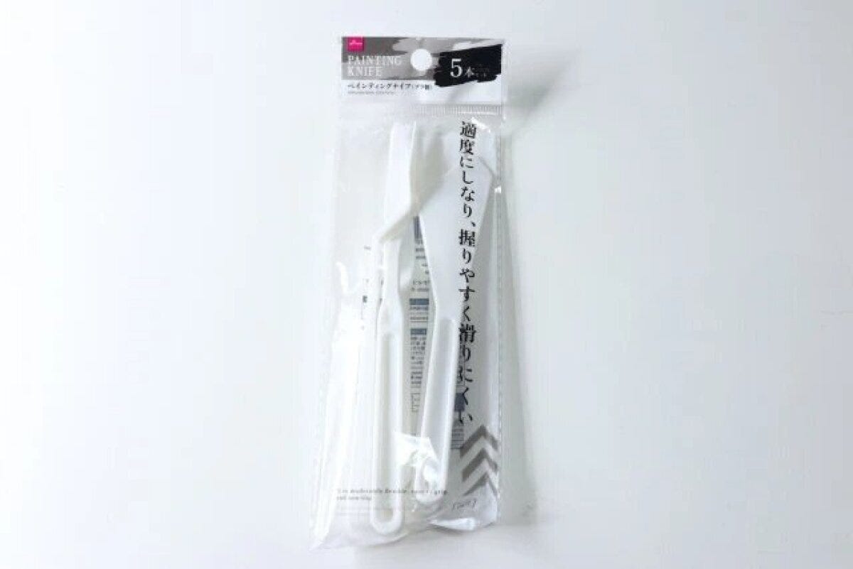 ダイソーのペインティングナイフ（プラ製、5本セット）のパッケージ