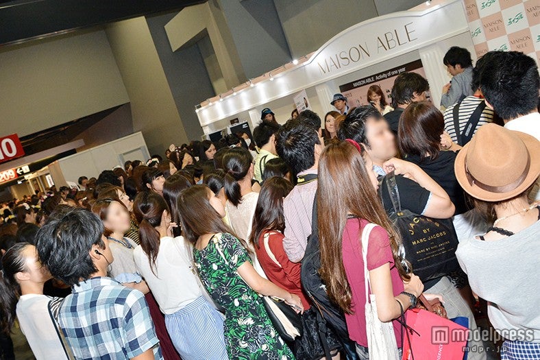 「MAISON ABLE」ブースにファン殺到