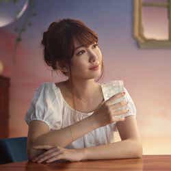 モデルプレス - 小嶋陽菜、AKB48卒業後初の歌声 「ママレード・ボーイ」主題歌の替え歌が可愛すぎる