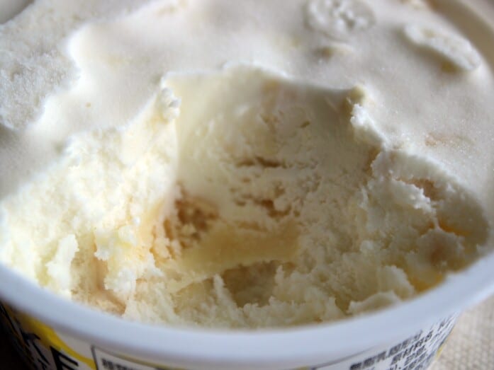 チーズソースの酸味と食感がアクセントに