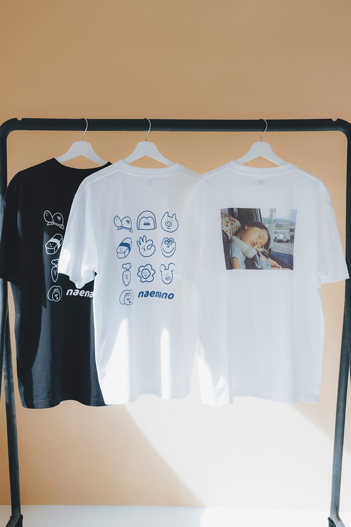 なえなのオフィシャルグッズ「おゆかいTシャツ」「幼少期Tシャツ」(提供写真)