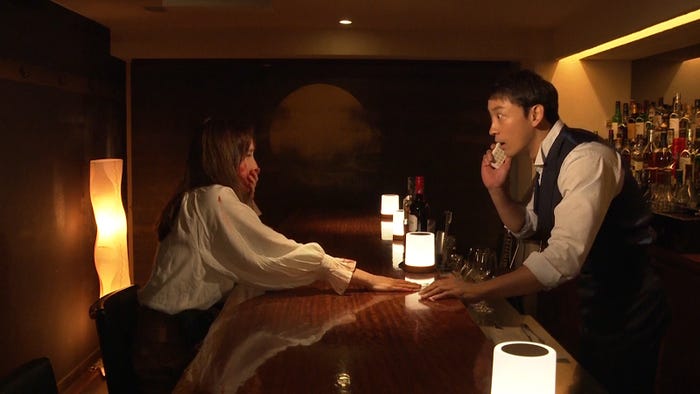 山本耕史、中村ゆりか(C)「抱かれたい12人の女たち」製作委員会