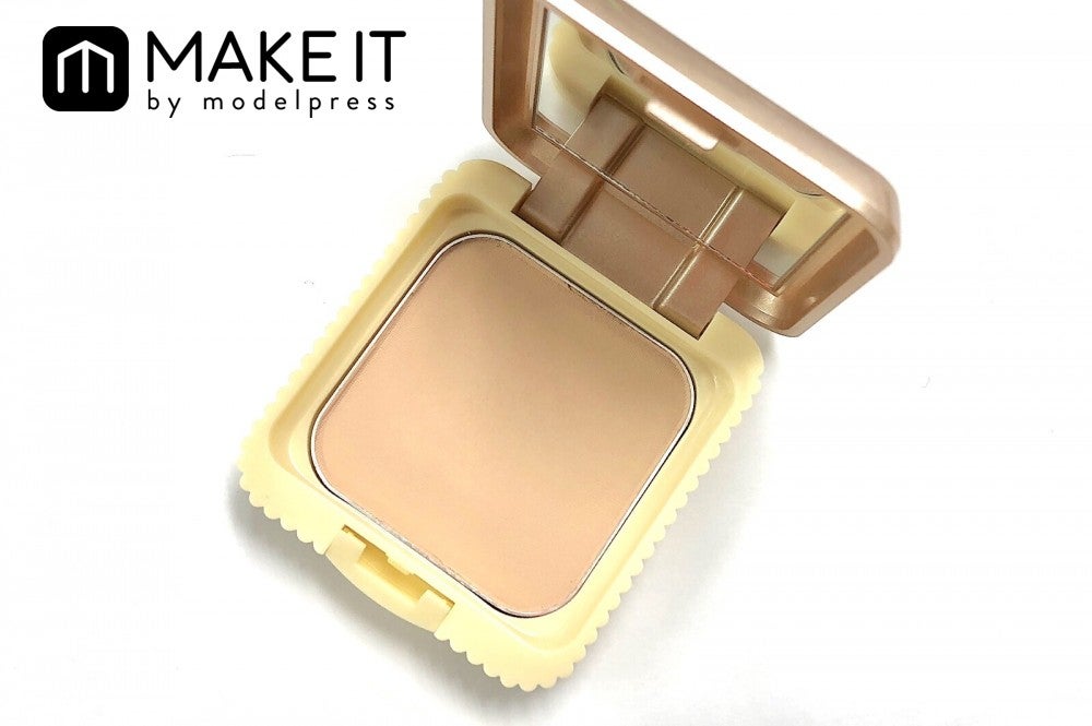 キャンメイク／マシュマロフィニッシュファンデーション／SPF50・PA+++／MO マットオークル／950円（税抜） (C)メイクイット