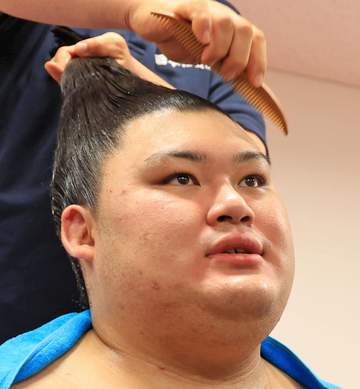 大の里が連敗 横綱が不戦敗除き6連敗は歴代3番目の不名誉記録「もう一回集中してやる」【大相撲】