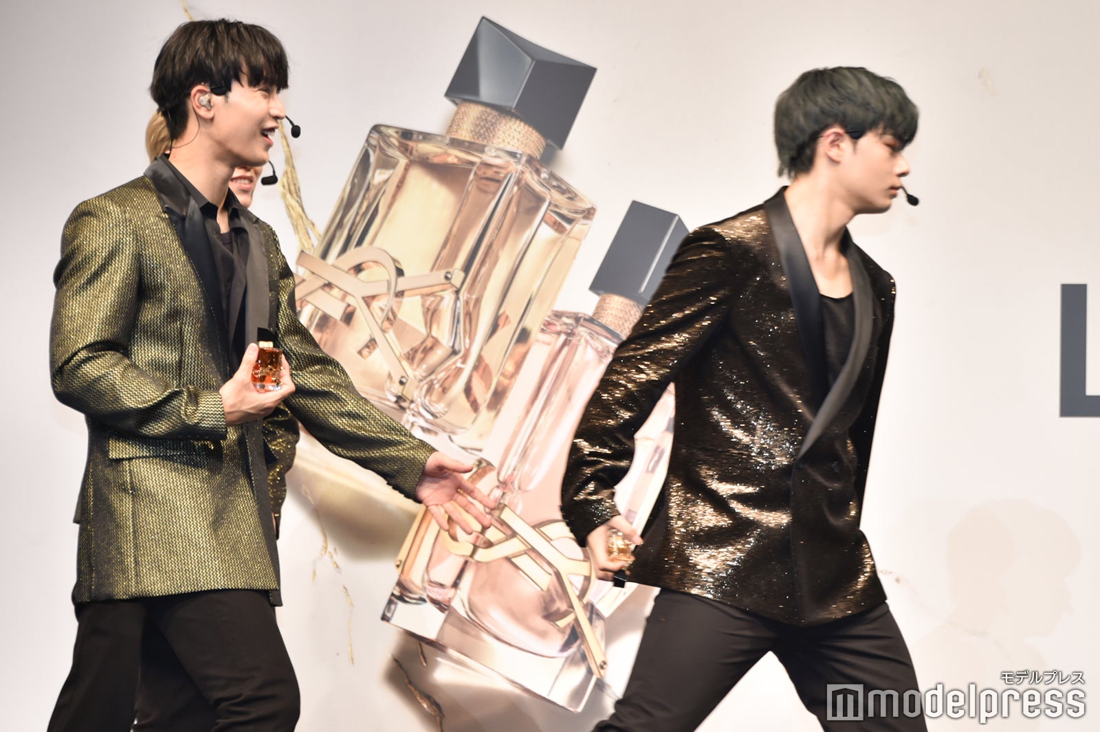 金城碧海に続き華麗に退場する鶴房汐恩 （C）モデルプレス