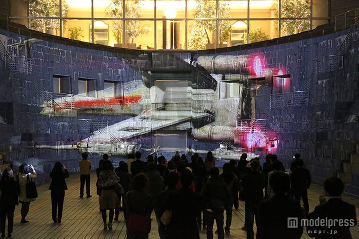 プロジェクションマッピング「スター・ウォーズ 果てしなき銀河の旅」(C)&TM lucasfilm Ltd.