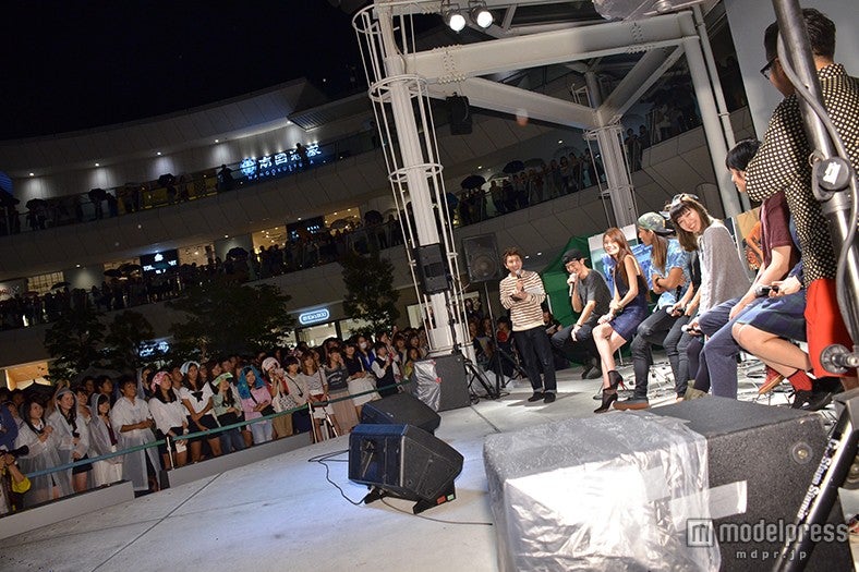 集まった大勢のファン