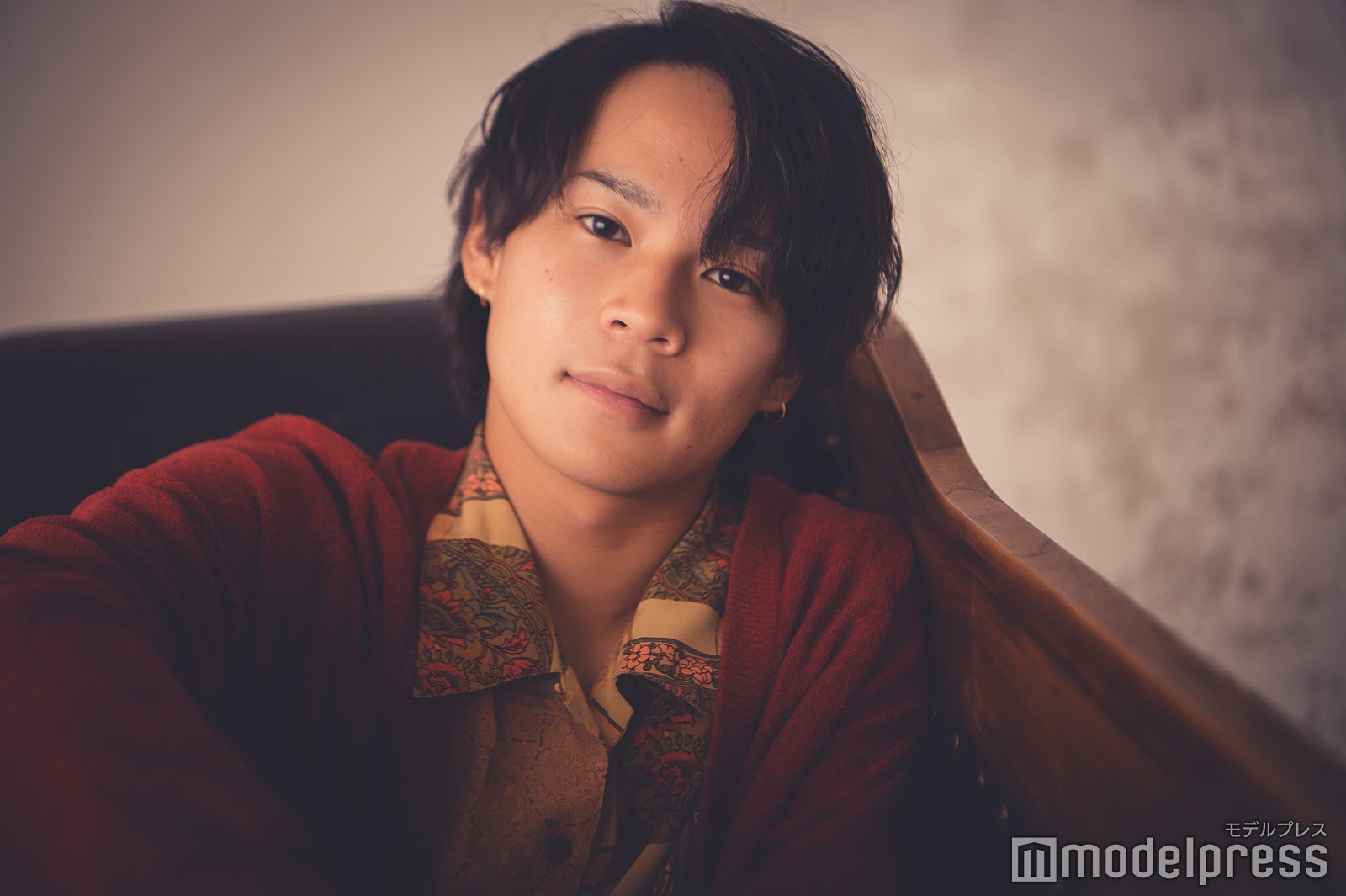 モデルプレスのインタビューに応じた久保竣亮さん（C）モデルプレス