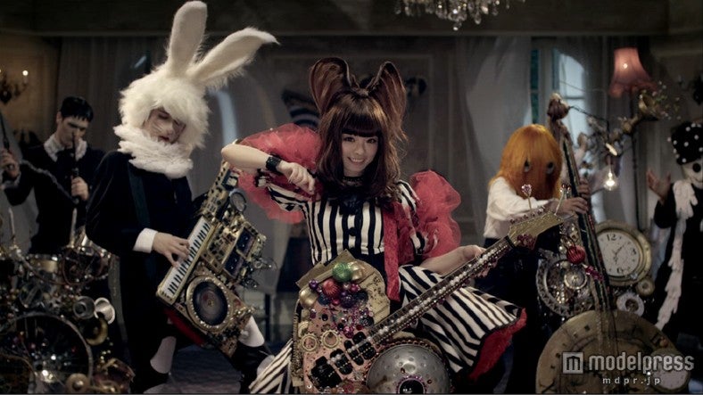 「ファッションモンスター」ミュージックビデオ使用衣装