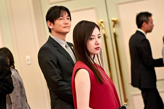 井浦新、吉高由里子/「最愛」第9話より(C)TBS