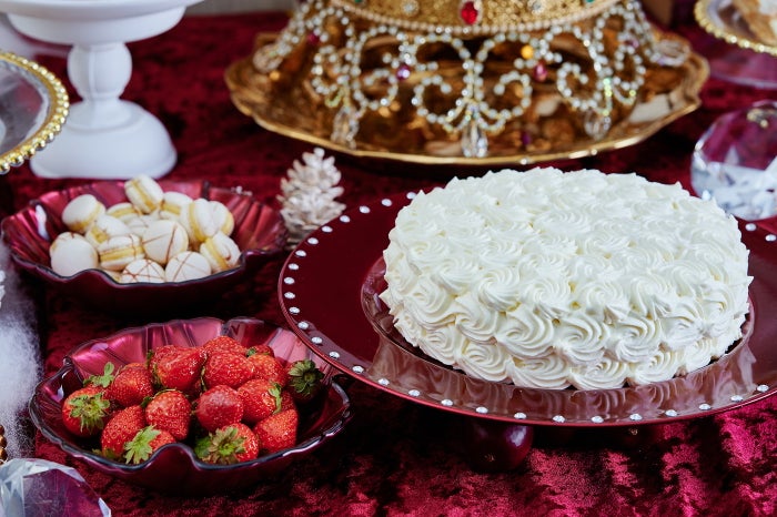 STRAWBERRY SNOW WHITE ~苺で目覚める白雪姫~/画像提供:ベストホスピタリティーネットワーク