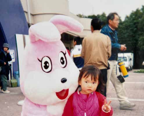 宮脇咲良、“怯えてる”幼少期ショットに「天使」「すでに美少女」と反響殺到