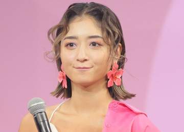 大倉士門「次は3人で！！」第1子妊娠中・みちょぱとアウラニディズニーで大はしゃぎ ビーチ満喫ツーショットも