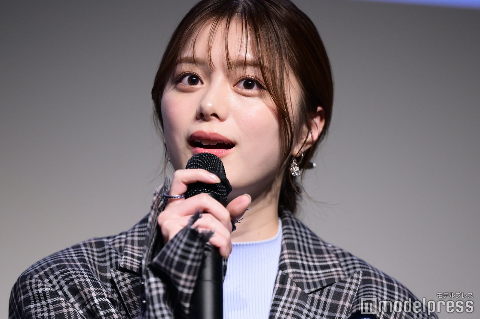 紺野彩夏（C）モデルプレス