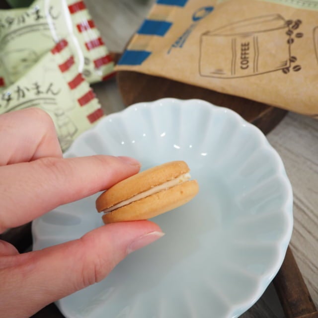 カルディ塩バタかまんを横から見たところ