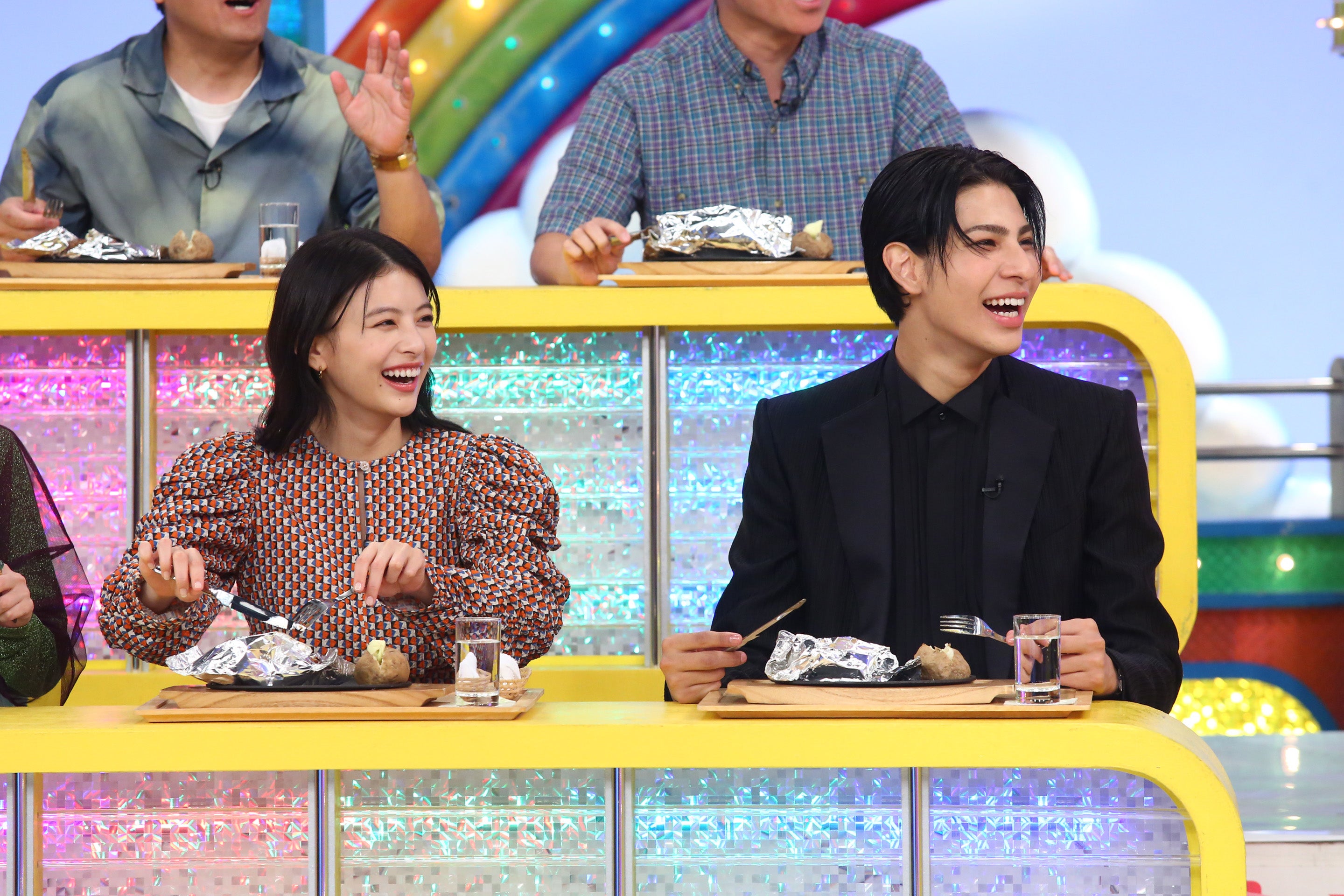 出口夏希、ラウール（C）カンテレ