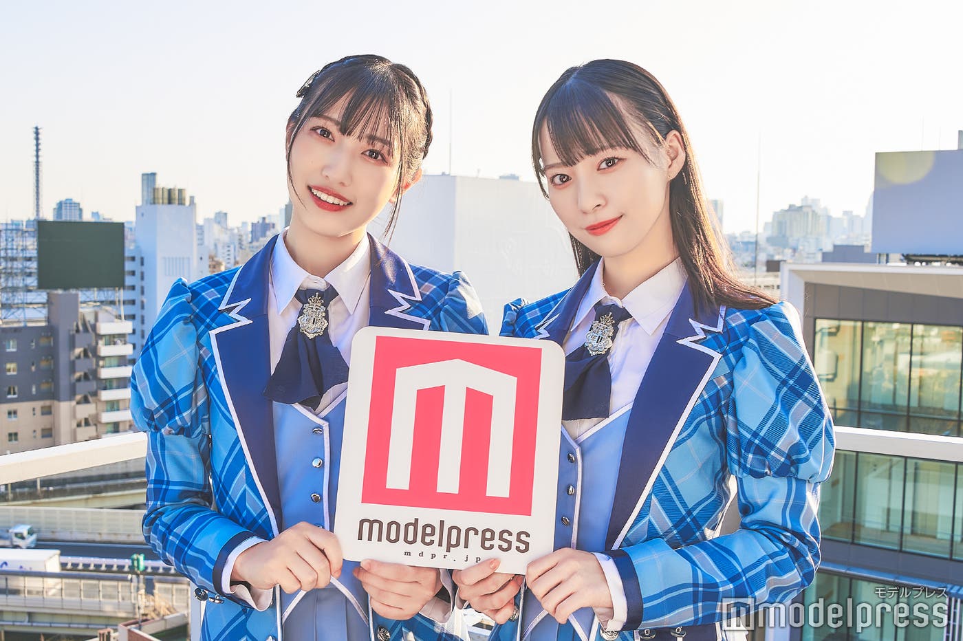(左から)蟹沢萌子、冨田菜々風(C)モデルプレス