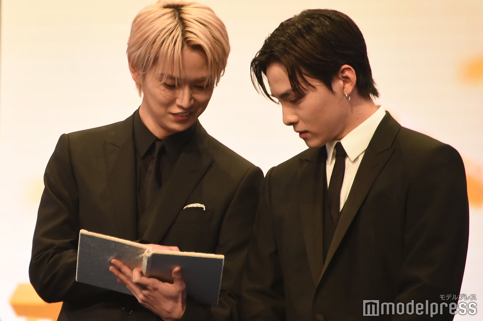 白岩瑠姫、川西拓実（C）モデルプレス
