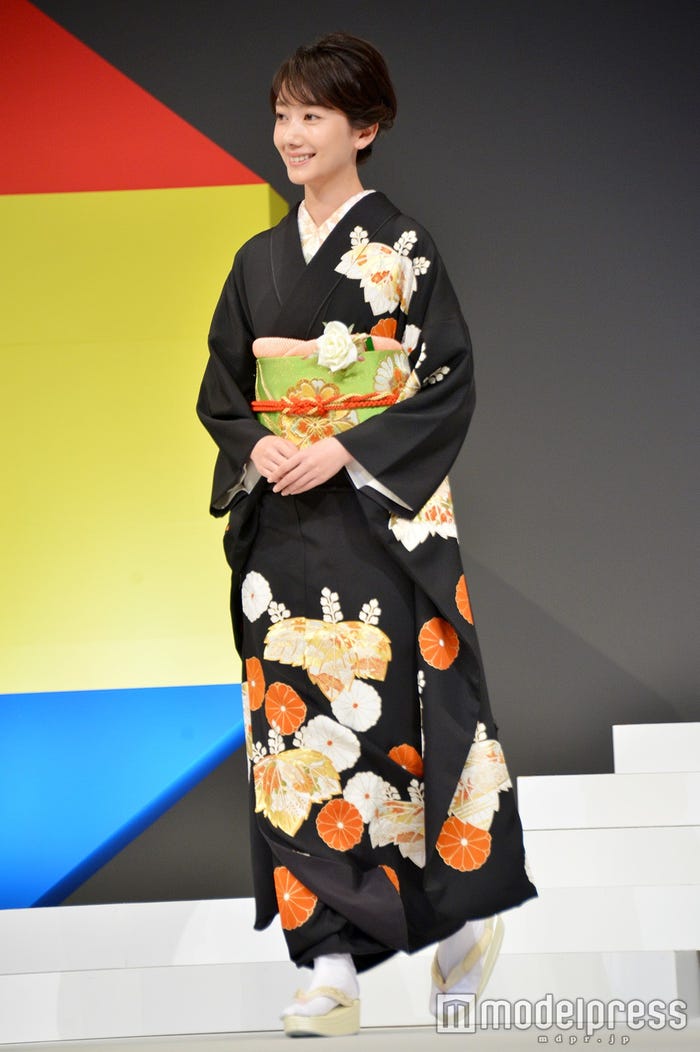 波瑠(C)モデルプレス