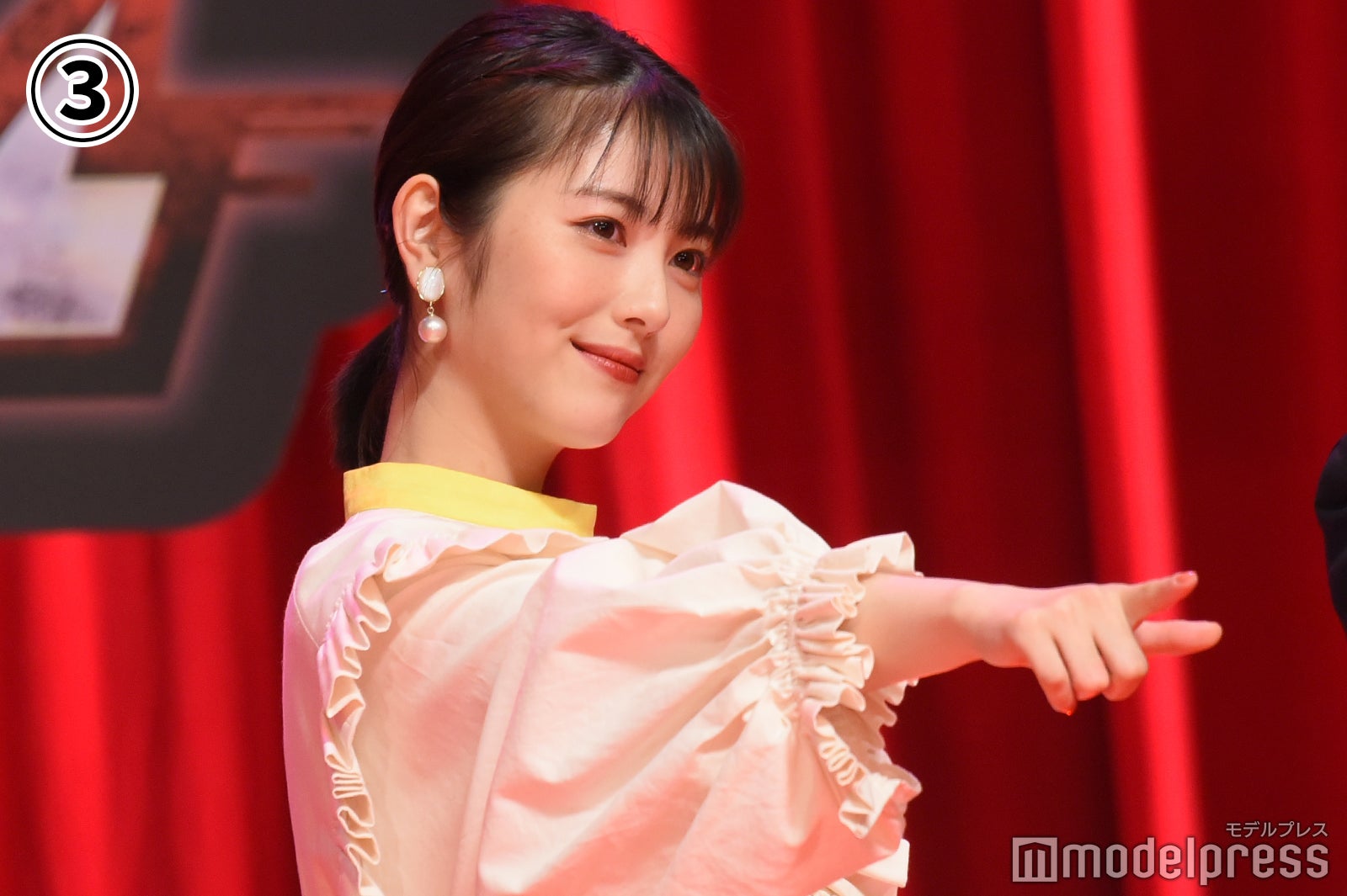 浜辺美波の時系列クイズ／初級編 （C）モデルプレス