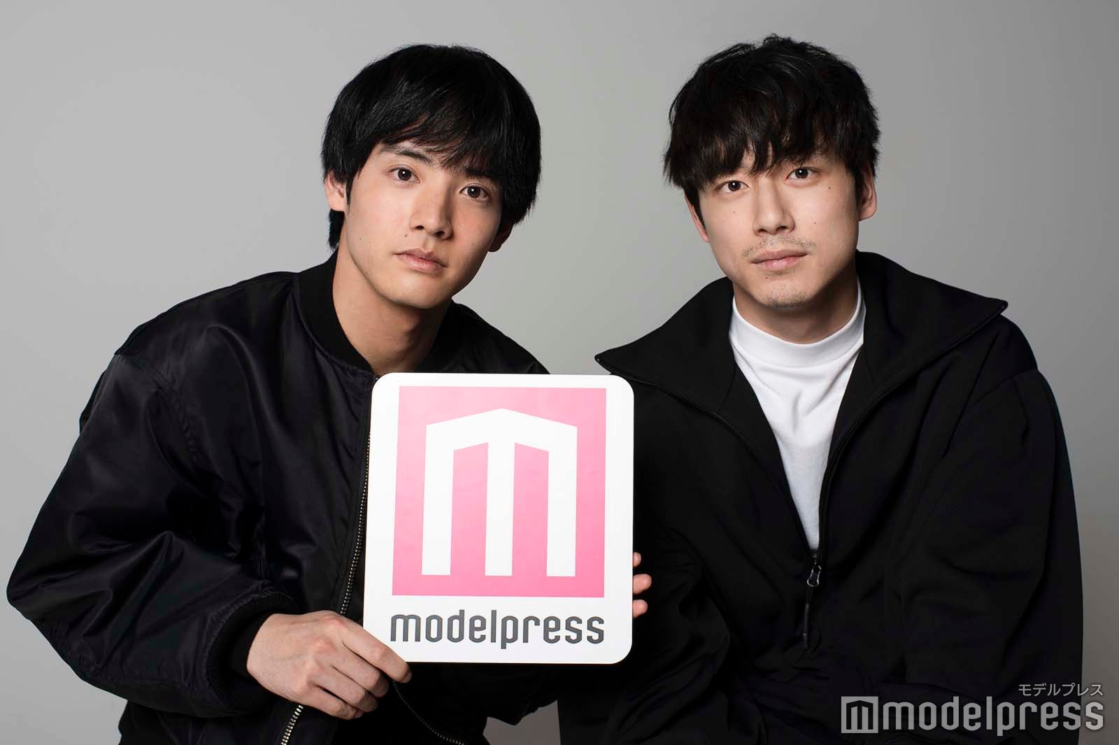 坂口健太郎 赤楚衛二 パーカー Lサイズ 坂口健太郎 赤楚衛二 パーカー Lサイズ