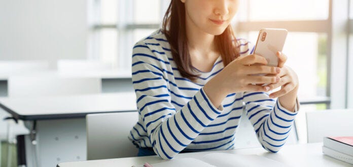 メールやLINEの返信はすぐする