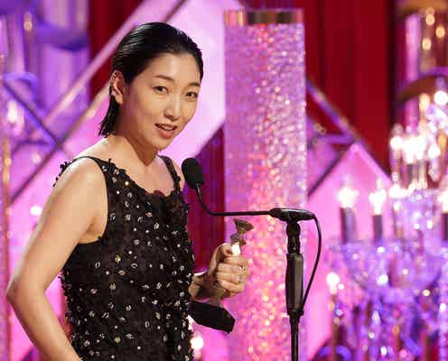 安藤サクラ、W受賞の快挙で“人生2周目説”浮上?「ブラッシュアップライフ」公式投稿に注目集まる「粋なハッシュタグ」<第47回日本アカデミー賞>