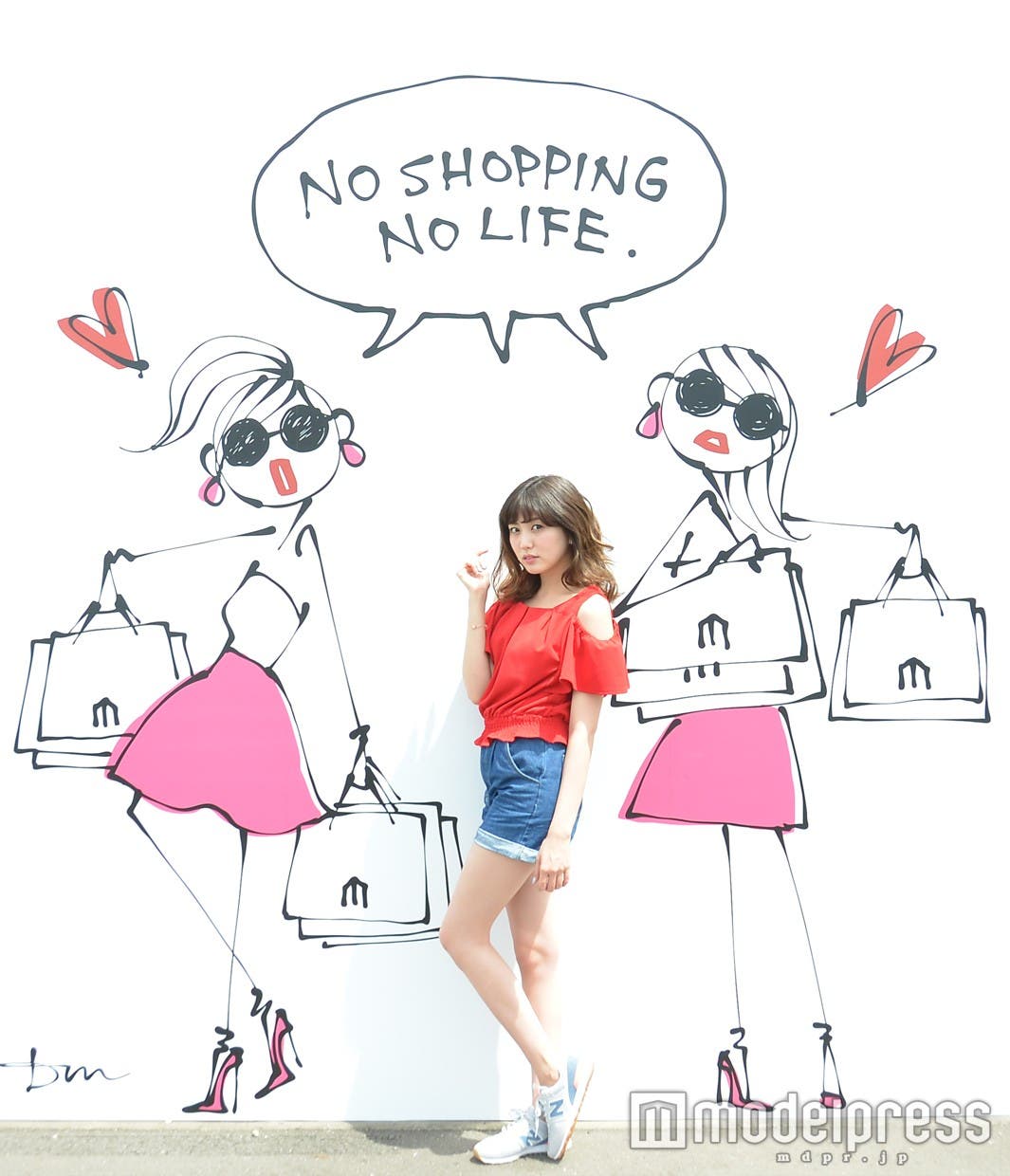 キュートなフォトウォールで決めポーズ(C)モデルプレス