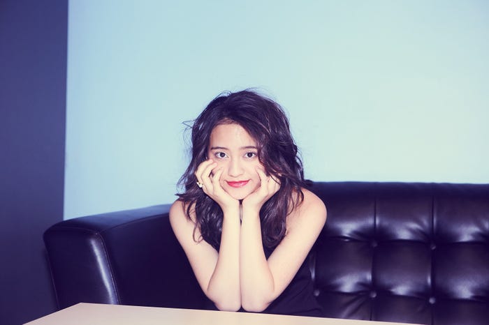 岡田結実/「岡田結実1stフォトブック『hungry!!!』」より(C)ぴあ