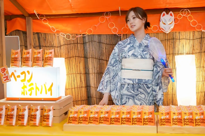 白石麻衣「いつものパイとあなどるなかれ」篇メイキングエピソード画像(提供写真)