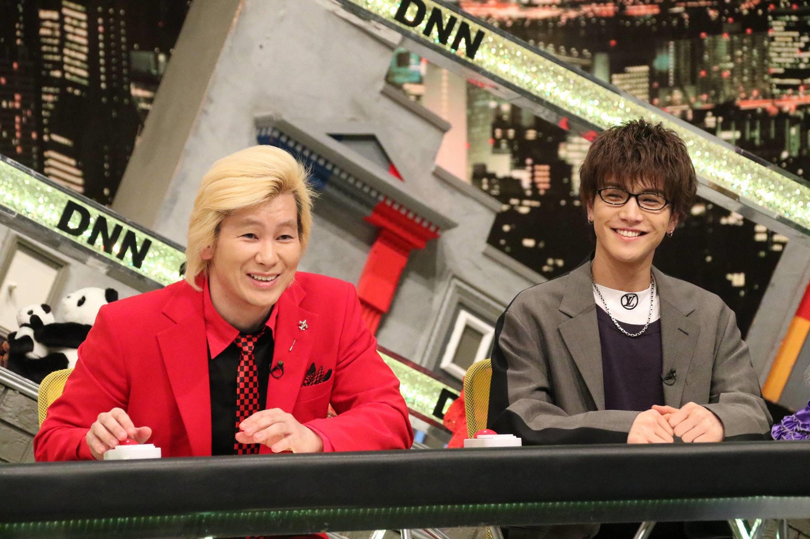 カズレーザー、岩田剛典：「全力！脱力タイムズ」／画像提供：フジテレビ