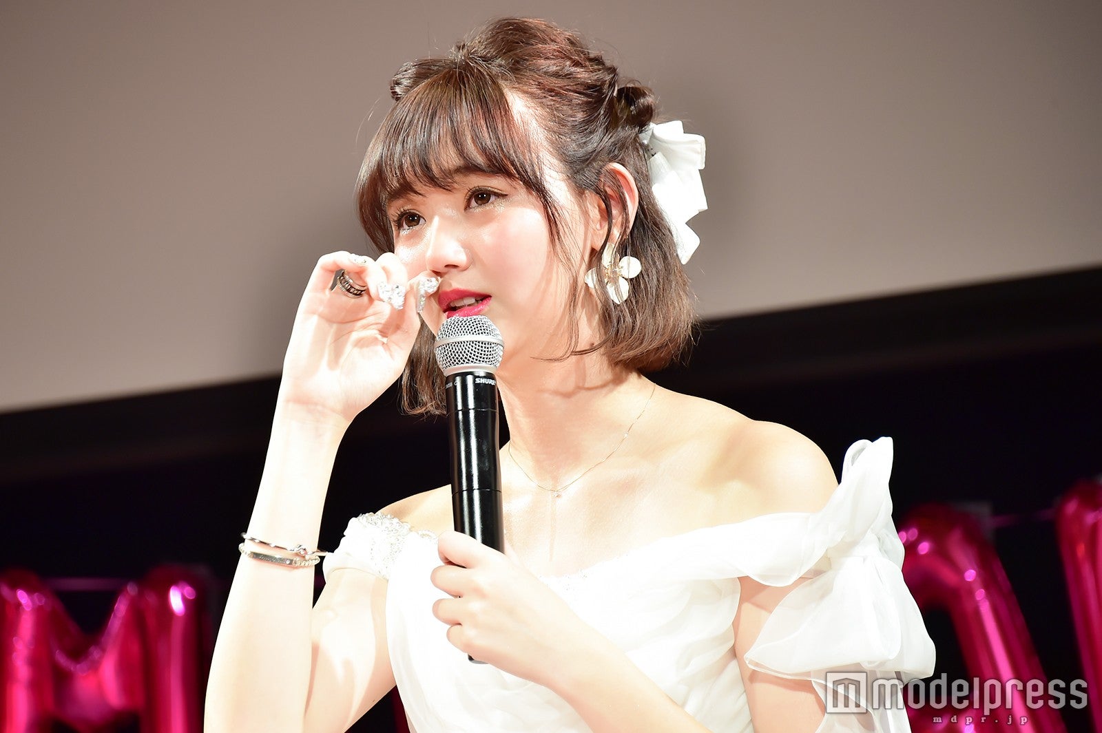 サプライズに涙する江野沢愛美／イベントより（C）モデルプレス
