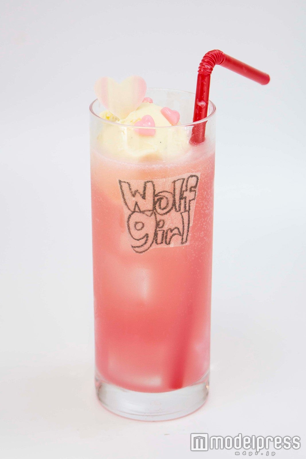 エリカのもも色クリームソーダ