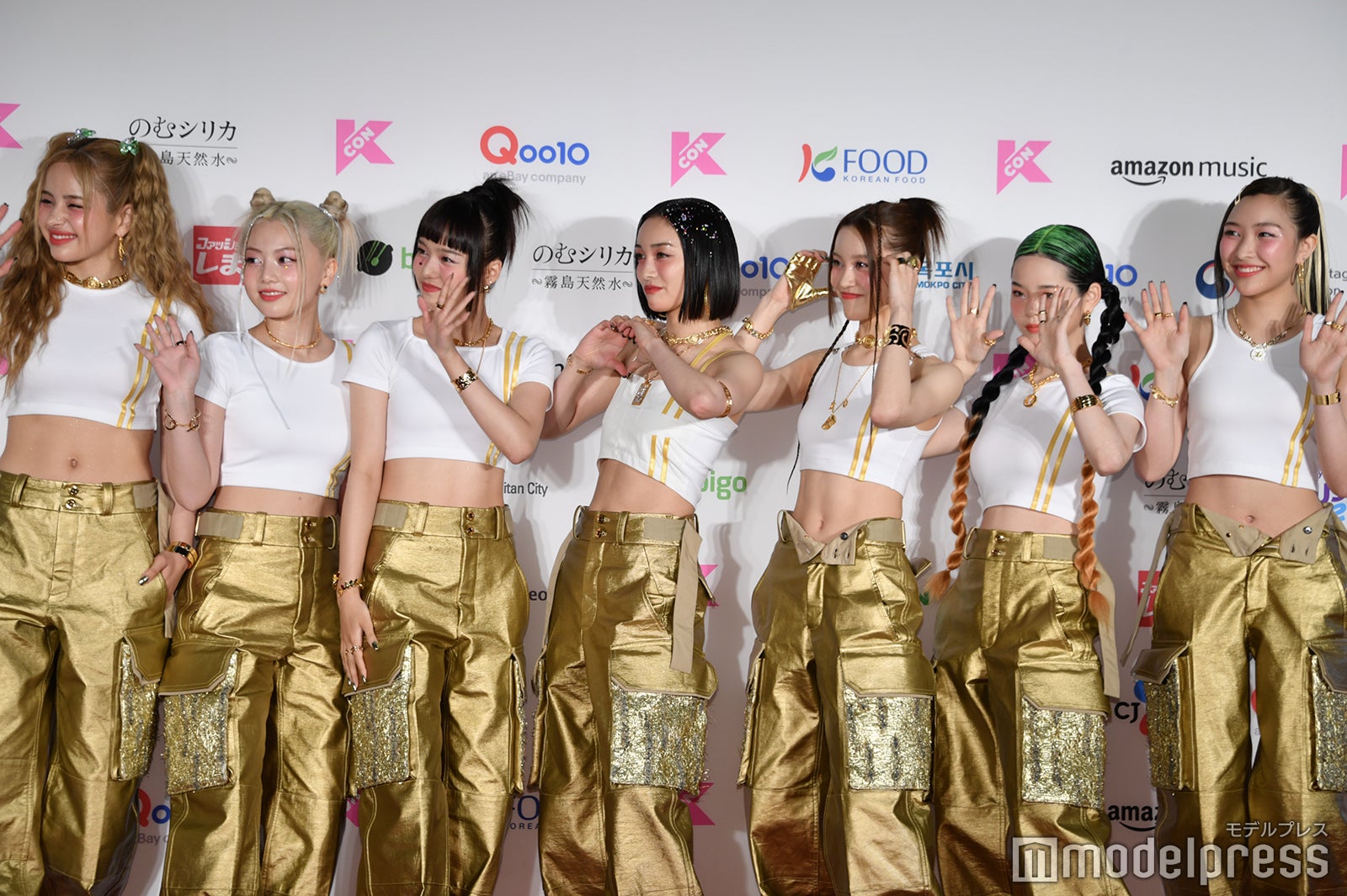 XG、日本初パフォーマンスに意気込み “ALPHAZポーズ”で愛嬌炸裂＜KCON 