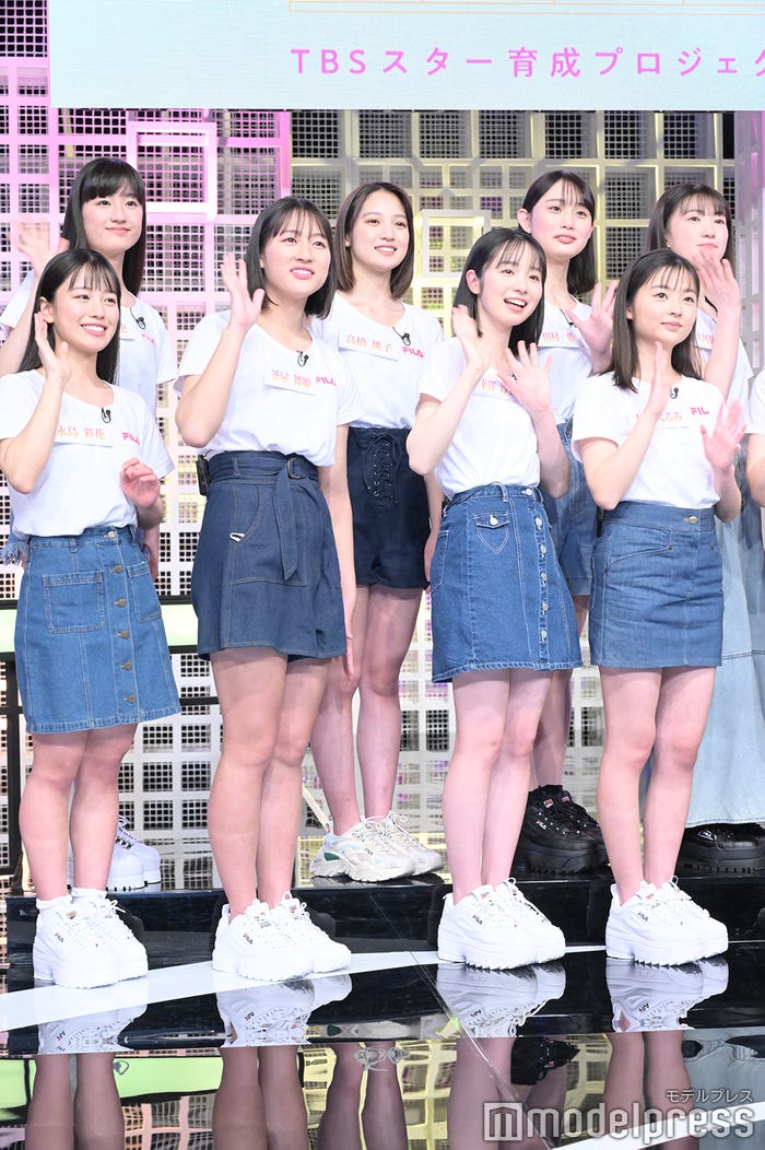 (前列左から)永島彩花、釜屋舞姫、幸澤沙良、大平くるみ(後列左から)市野姫吏、高橋桃子、田村藍、大河原花菜 (C)モデルプレス