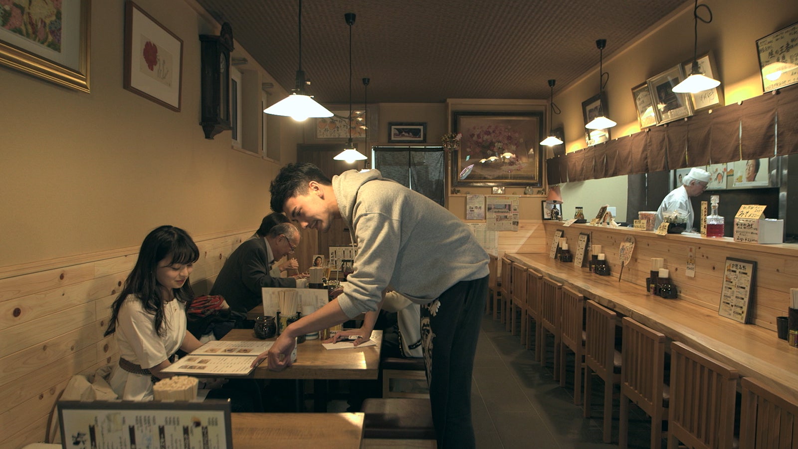 優衣、ノア「TERRACE HOUSE OPENING NEW DOORS」27th WEEK（C）フジテレビ／イースト・エンタテインメント