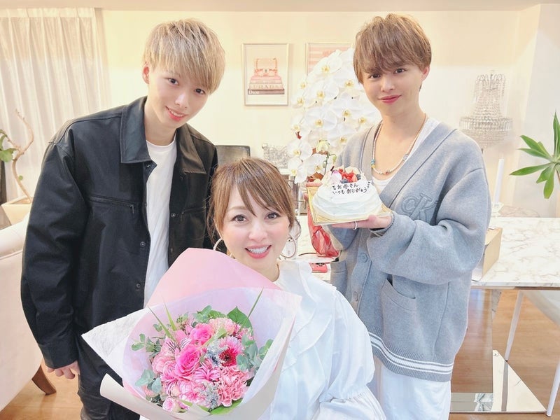 渡辺美奈代オフィシャルブログ「子供たちの成長が嬉しい母」より