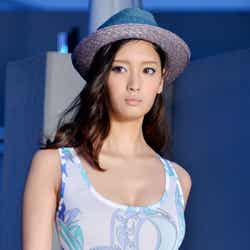 「GINGER」ステージに出演した菜々緒