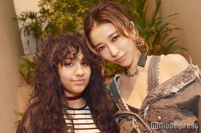 アレッシア・カーラ、加藤ミリヤ(C)モデルプレス