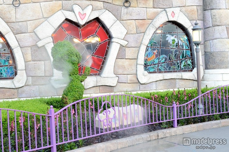 「クールスポット」クイーン・オブ・ハートのバンケットホール