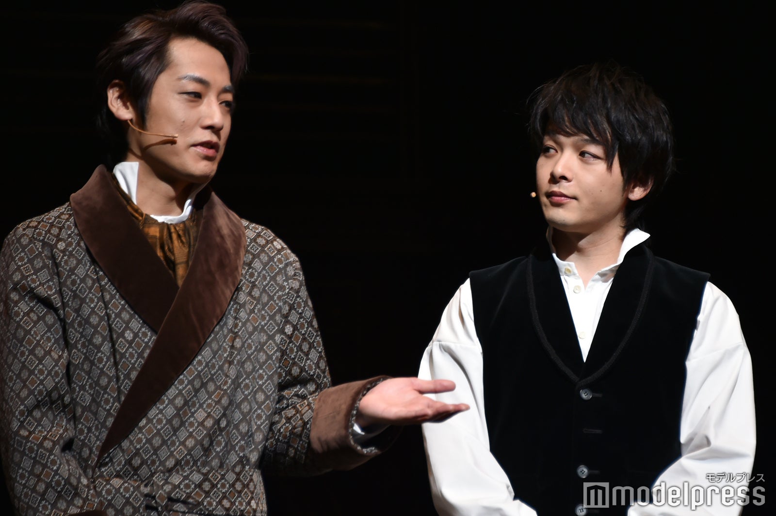 お互いについて語る福士誠治、中村倫也 （C）モデルプレス