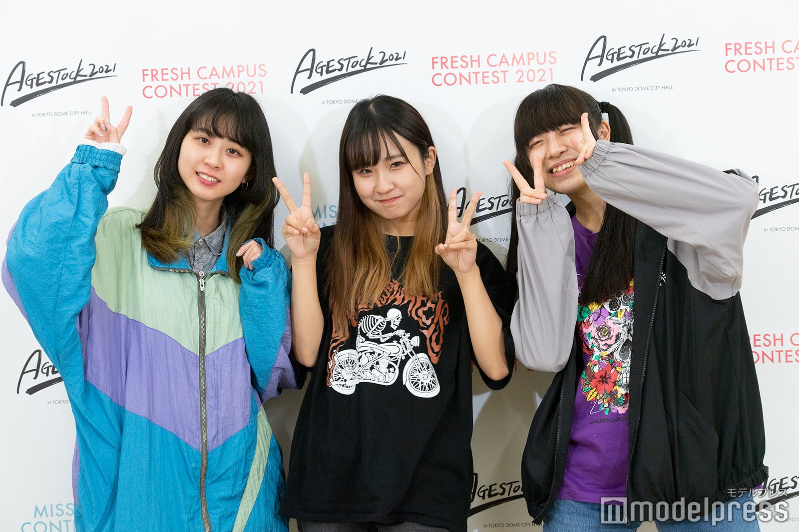 Ba．リノ、Gt＆Vo．双葉、Dr．りぃこ／輪廻（C）モデルプレス