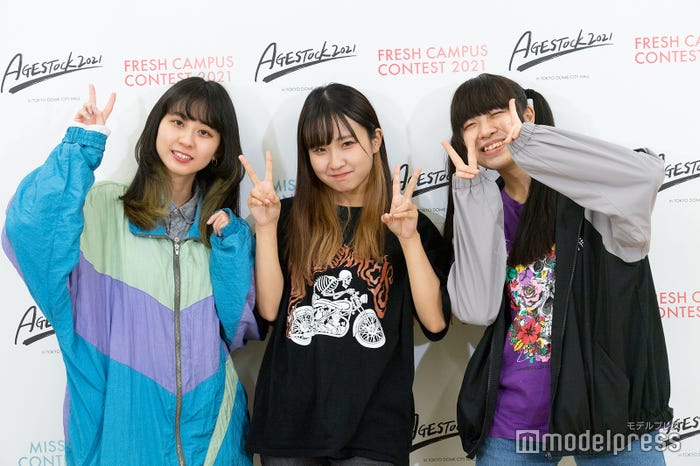 Ba.リノ、Gt&Vo.双葉、Dr.りぃこ/輪廻(C)モデルプレス