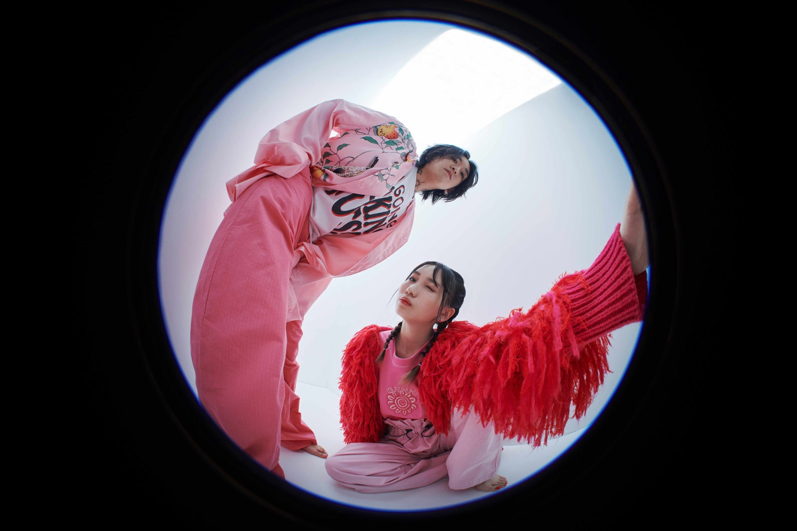 YOASOBI（提供写真）